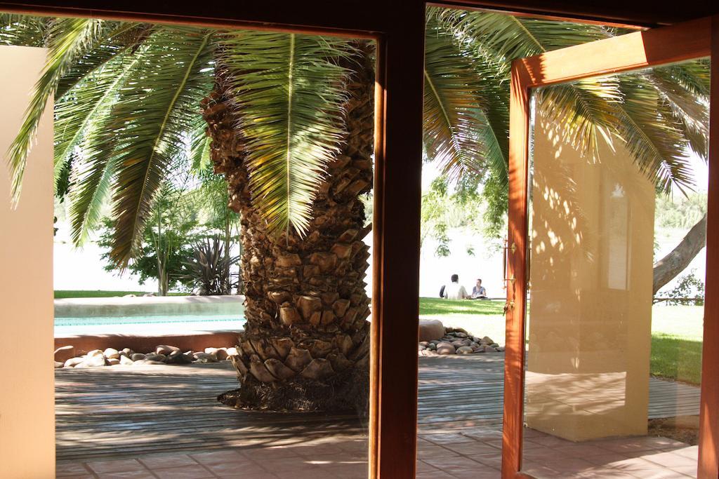 אפינגטון Riverbank Lodge מראה חיצוני תמונה
