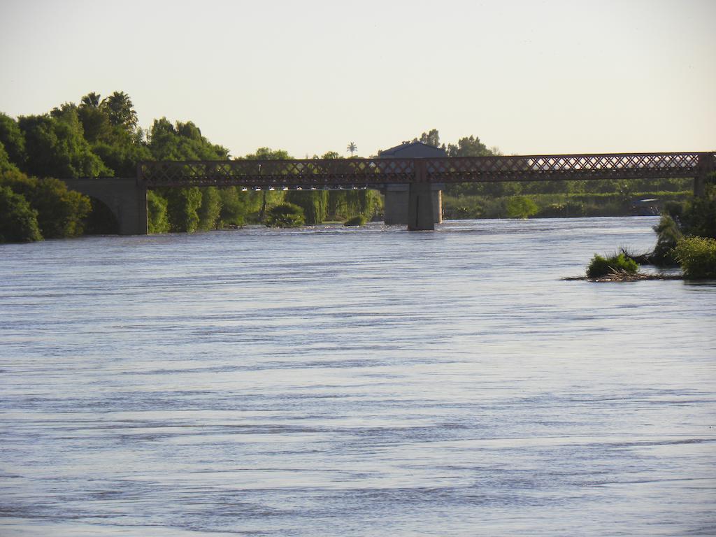 אפינגטון Riverbank Lodge מראה חיצוני תמונה
