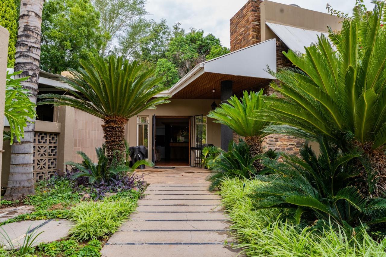 אפינגטון Riverbank Lodge מראה חיצוני תמונה