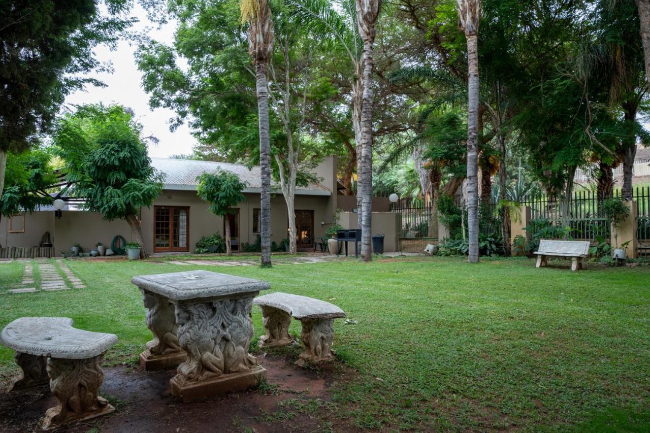 אפינגטון Riverbank Lodge מראה חיצוני תמונה