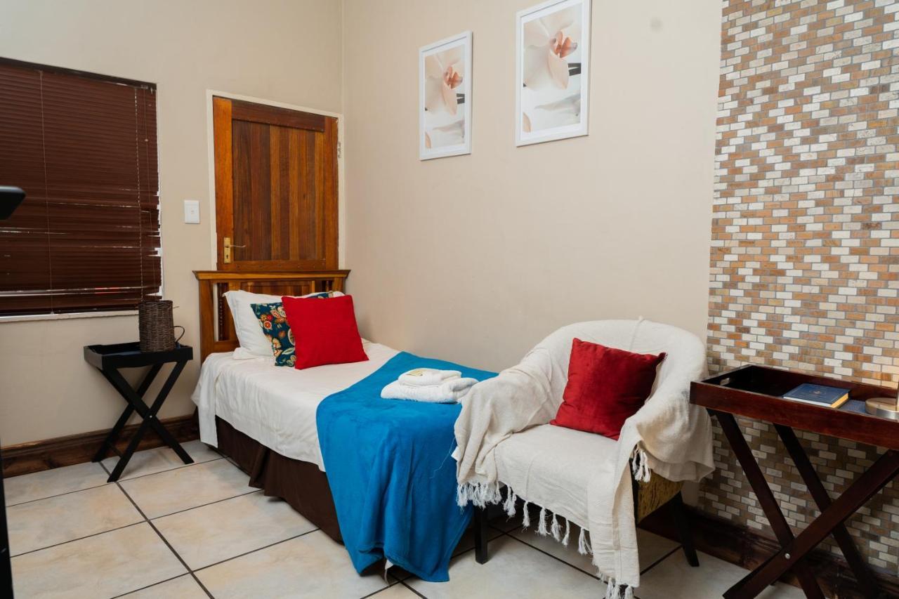 אפינגטון Riverbank Lodge מראה חיצוני תמונה