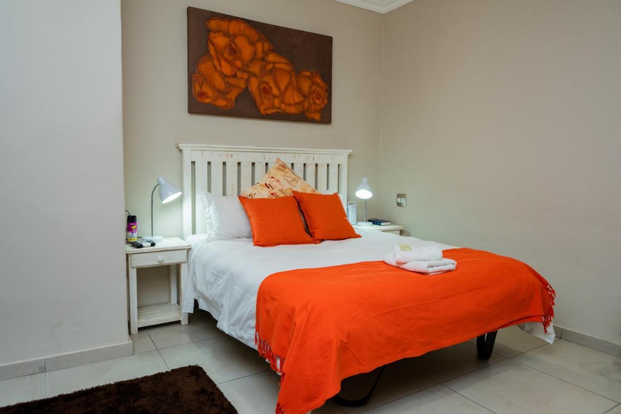 אפינגטון Riverbank Lodge מראה חיצוני תמונה