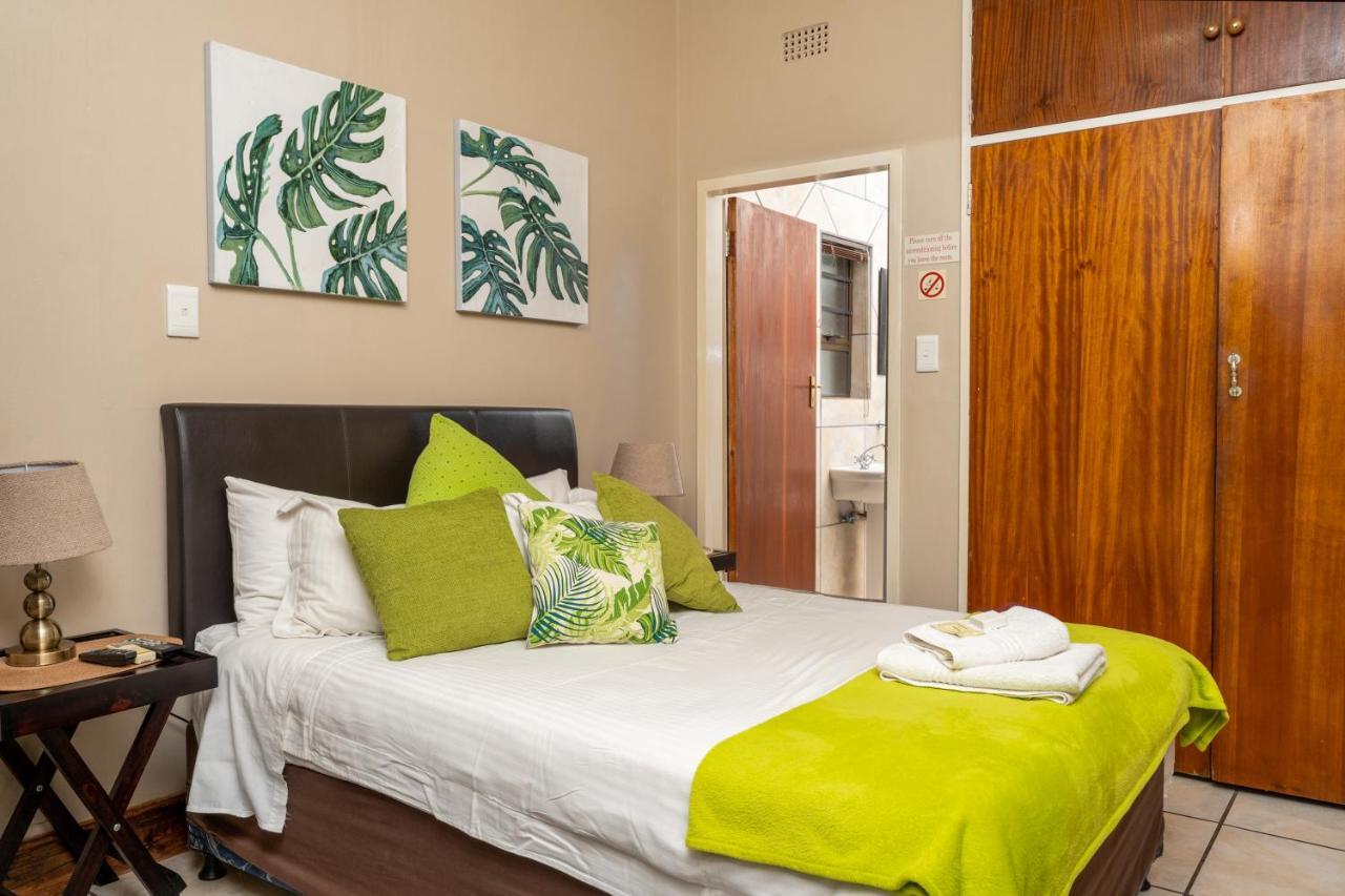 אפינגטון Riverbank Lodge מראה חיצוני תמונה