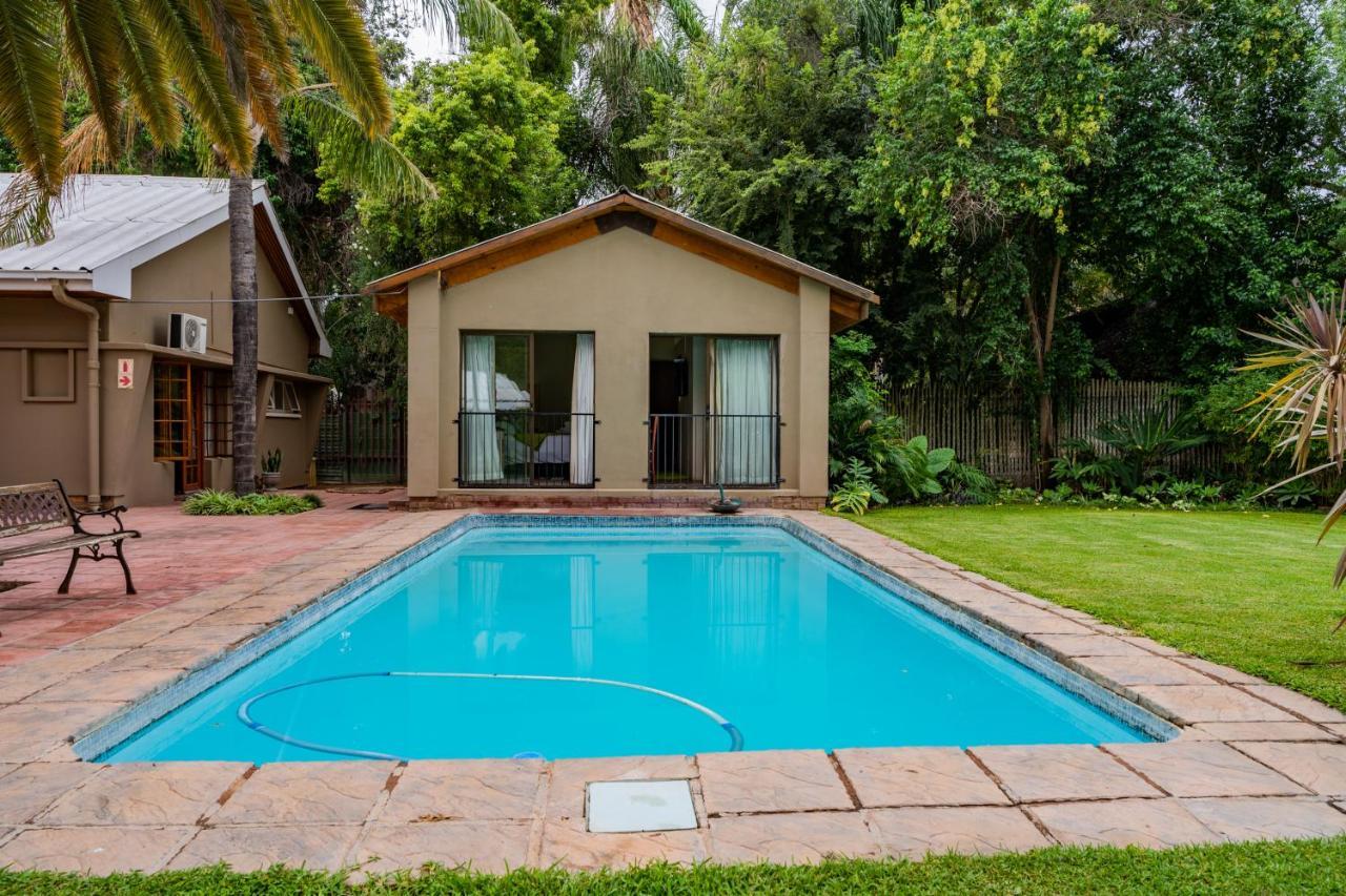 אפינגטון Riverbank Lodge מראה חיצוני תמונה