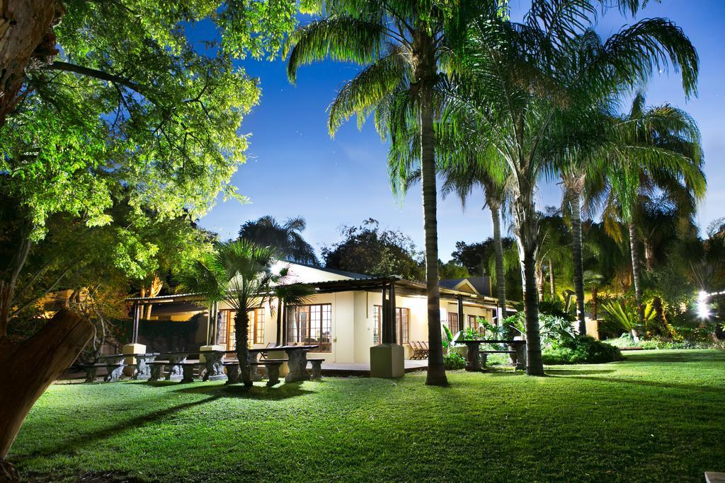 אפינגטון Riverbank Lodge מראה חיצוני תמונה