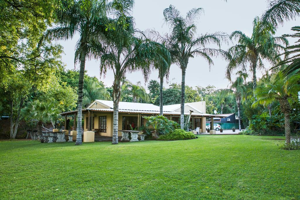אפינגטון Riverbank Lodge מראה חיצוני תמונה